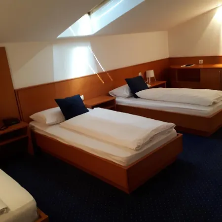 Maribor Inn Hotel 3*